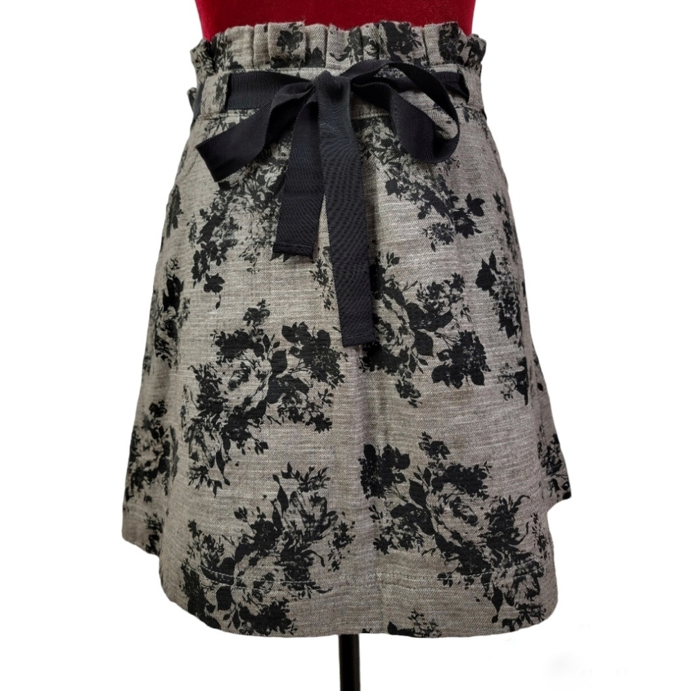 BUTTONS skirt with ribbon belt size medium